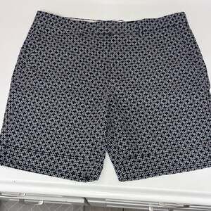H&M Men's Navy and White Geometric Print Cotton Shorts - Size US 38R